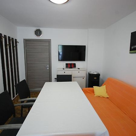 Apartments Jakobi By El-Pi Tours Нивице Экстерьер фото