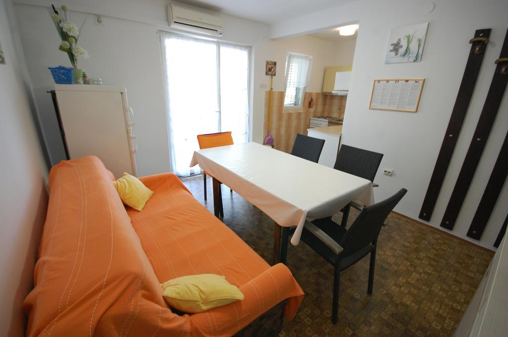 Apartments Jakobi By El-Pi Tours Нивице Экстерьер фото