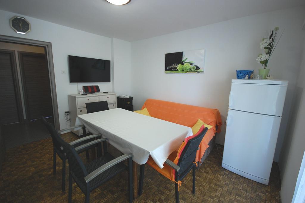 Apartments Jakobi By El-Pi Tours Нивице Экстерьер фото