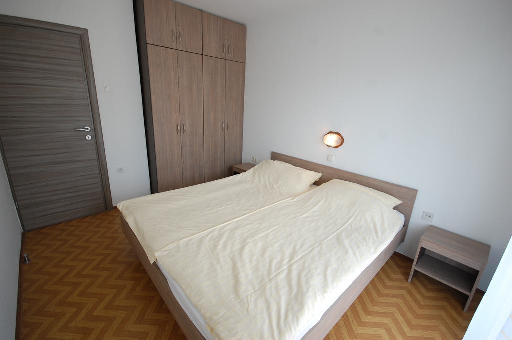 Apartments Jakobi By El-Pi Tours Нивице Экстерьер фото